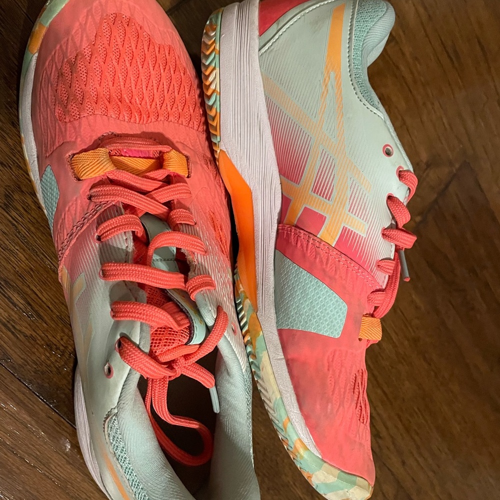 ASICS tennis shoes size 8